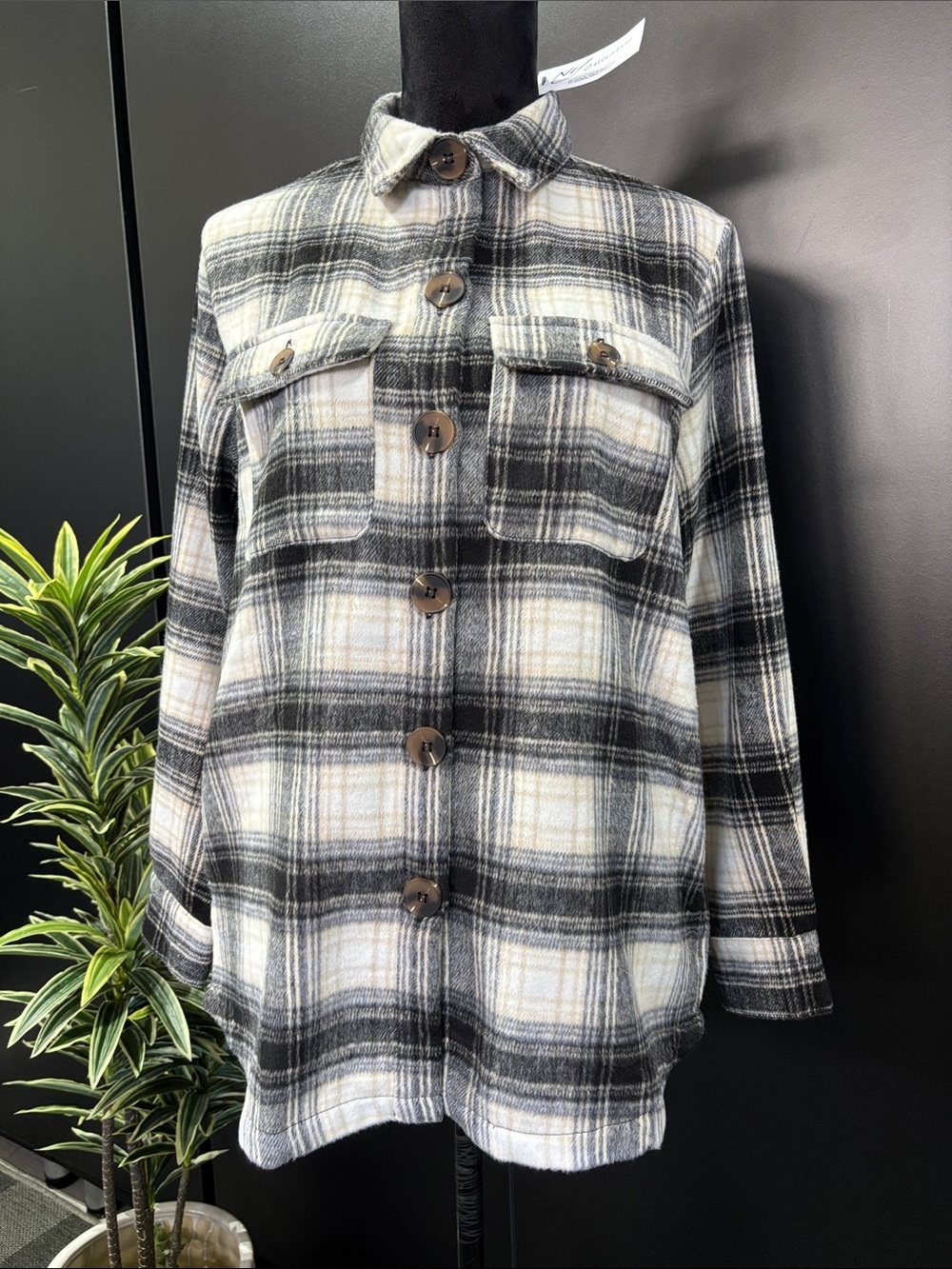 NY Collection Shacket/top button down,plaid, chest/side pockets,soft,warm winter